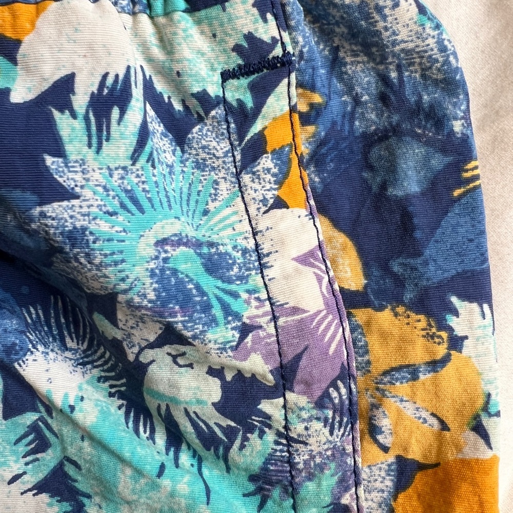 Patagonia Women’s Barely Baggies Board Shorts – Tropical Floral Neo Blue - Picture 7 of 9